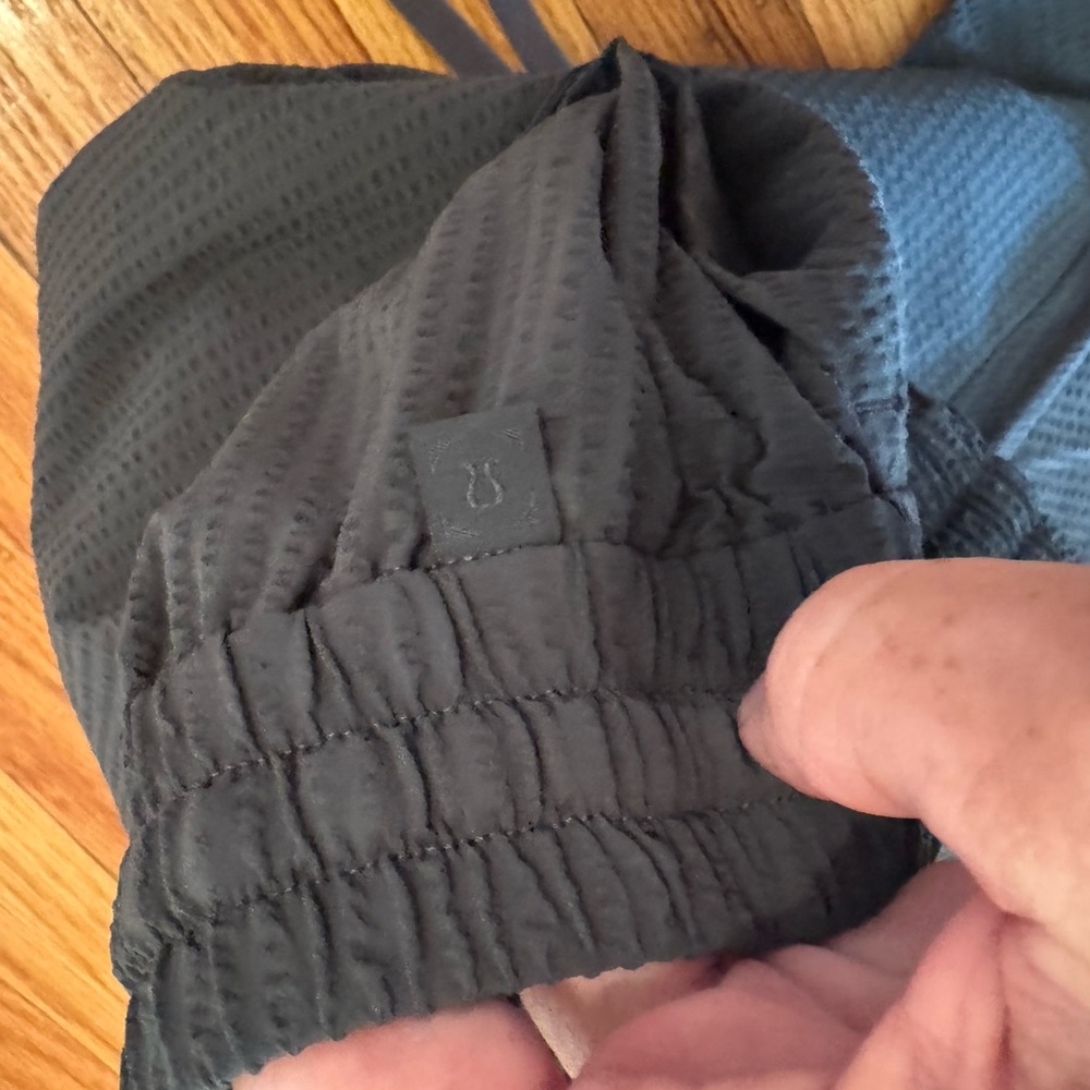 Lululemon Dark Gray Textured Pants XL joggers - Picture 4 of 5